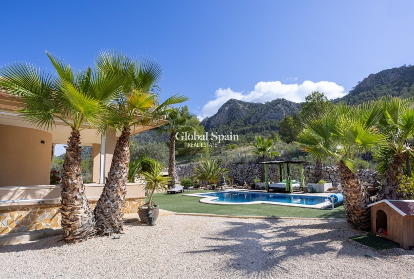 Revente - VILLA -
LA ZARZA - Inland