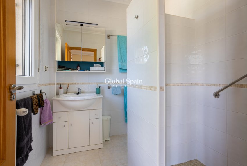 Revente - VILLA -
LA ZARZA - Inland