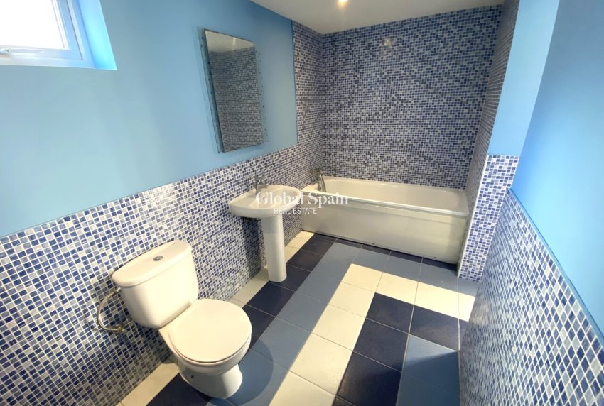 Revente - VILLA -
LA ZENIA - Costa Blanca