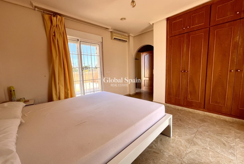 Revente - VILLA -
LA ZENIA - Costa Blanca