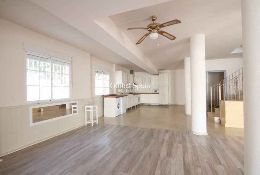 Revente - VILLA -
LA ZENIA - Costa Blanca