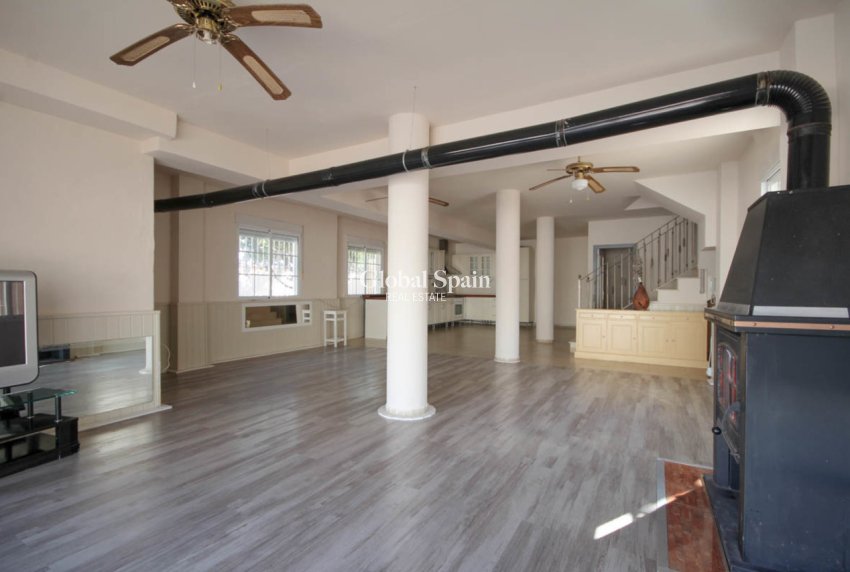 Revente - VILLA -
LA ZENIA - Costa Blanca