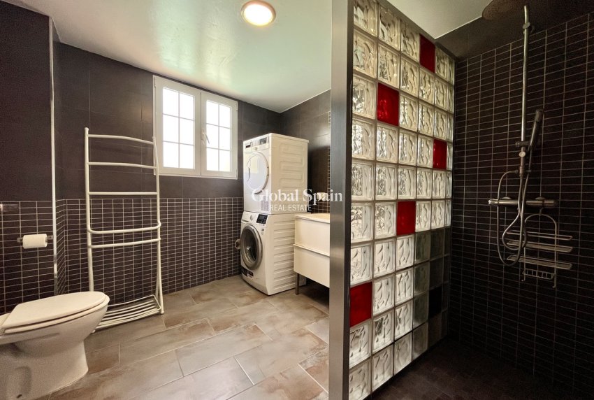 Revente - VILLA -
LA ZENIA - Costa Blanca