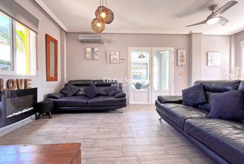 Revente - VILLA -
LA ZENIA - Costa Blanca