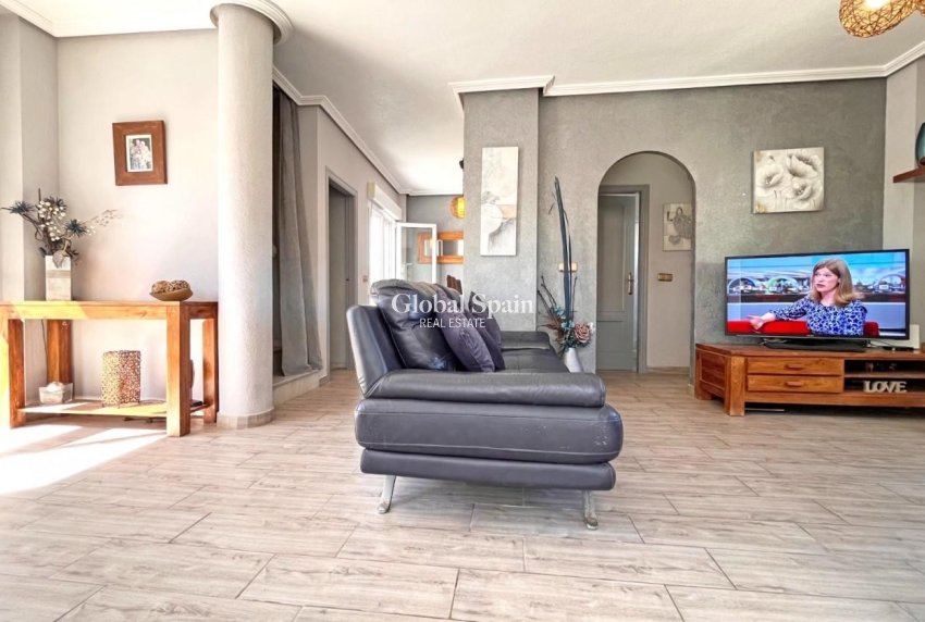 Revente - VILLA -
LA ZENIA - Costa Blanca