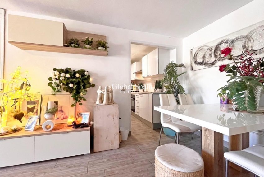 Revente - VILLA -
LA ZENIA - Costa Blanca