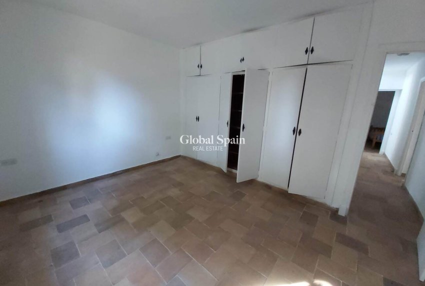 Revente - VILLA -
LA ZENIA - Costa Blanca