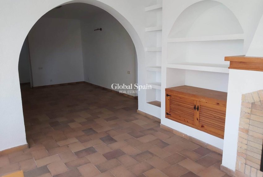 Revente - VILLA -
LA ZENIA - Costa Blanca