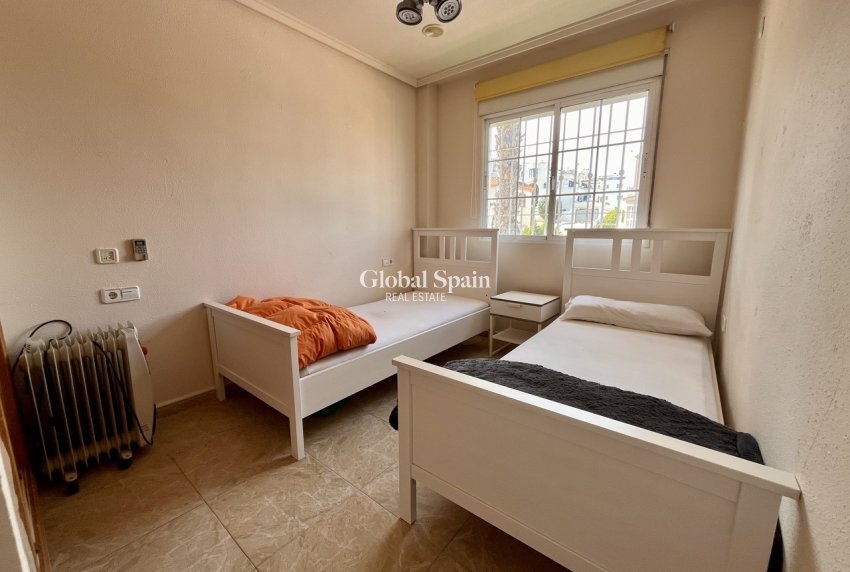 Revente - VILLA -
LA ZENIA - Costa Blanca