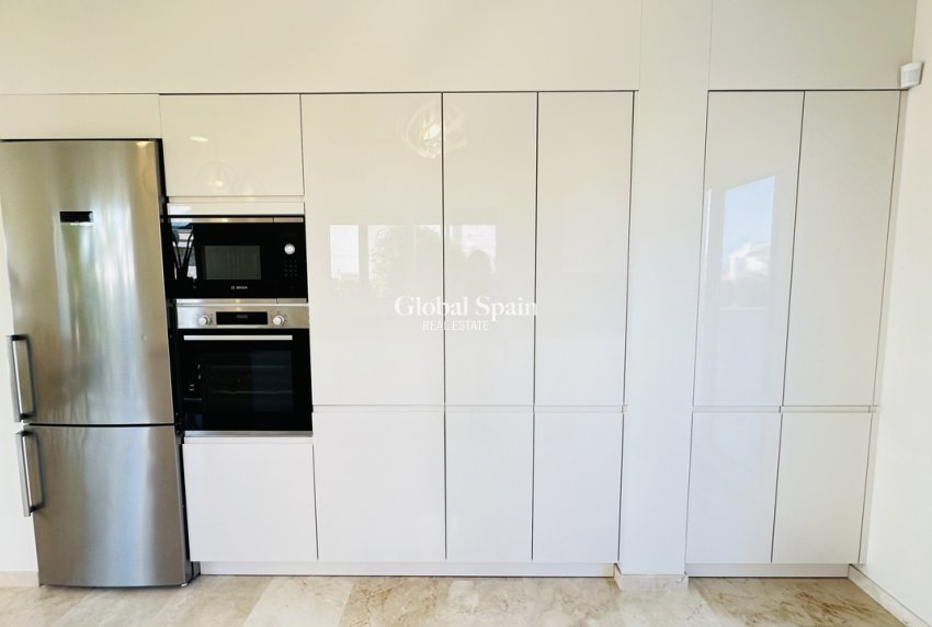 Revente - VILLA -
LA ZENIA - Costa Blanca