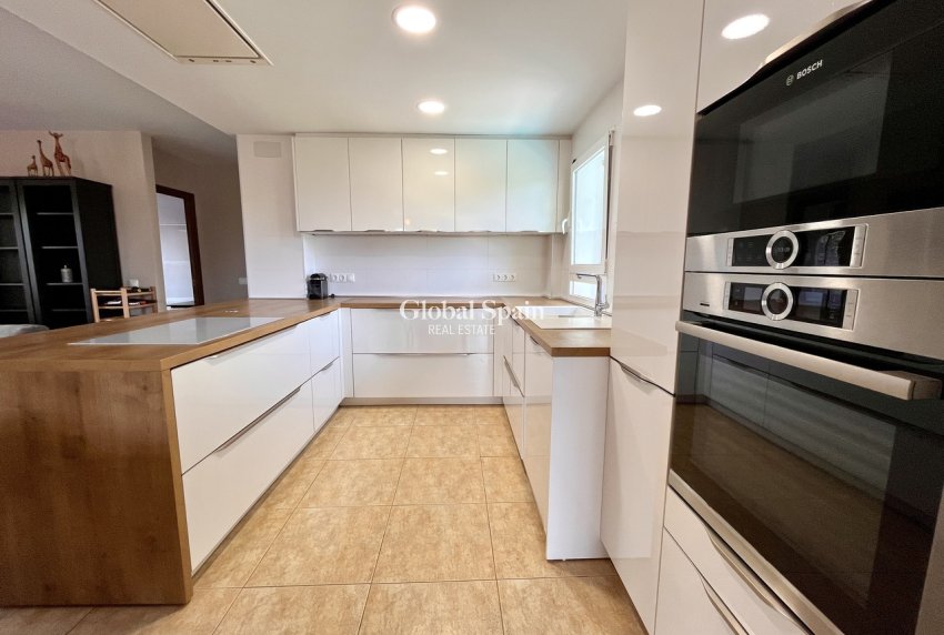 Revente - VILLA -
LA ZENIA - Costa Blanca