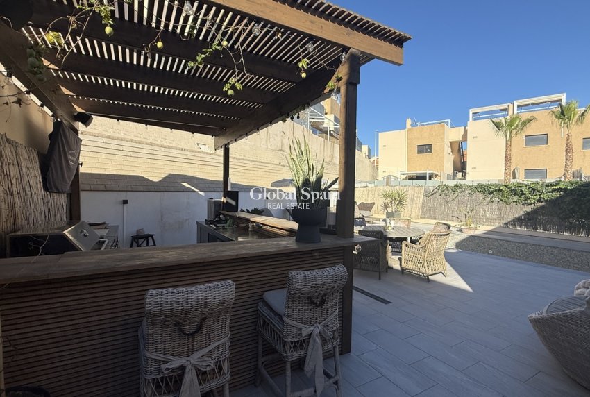 Revente - VILLA -
LA ZENIA - Costa Blanca