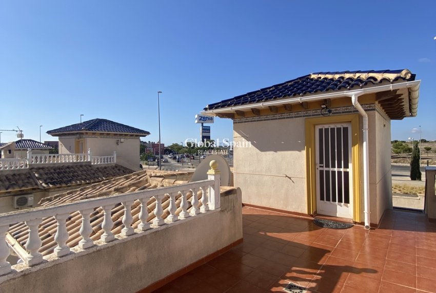 Revente - VILLA -
LA ZENIA - Costa Blanca