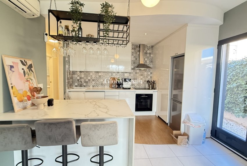 Revente - VILLA -
LA ZENIA - Costa Blanca