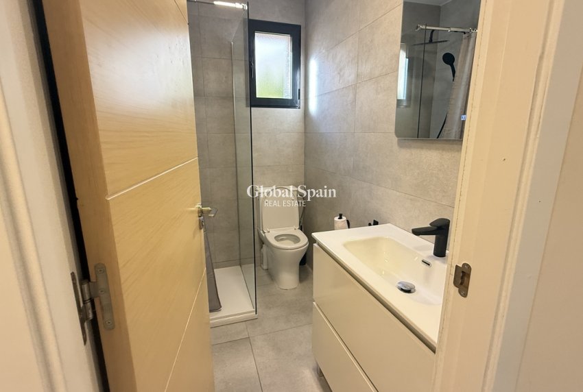 Revente - VILLA -
LA ZENIA - Costa Blanca