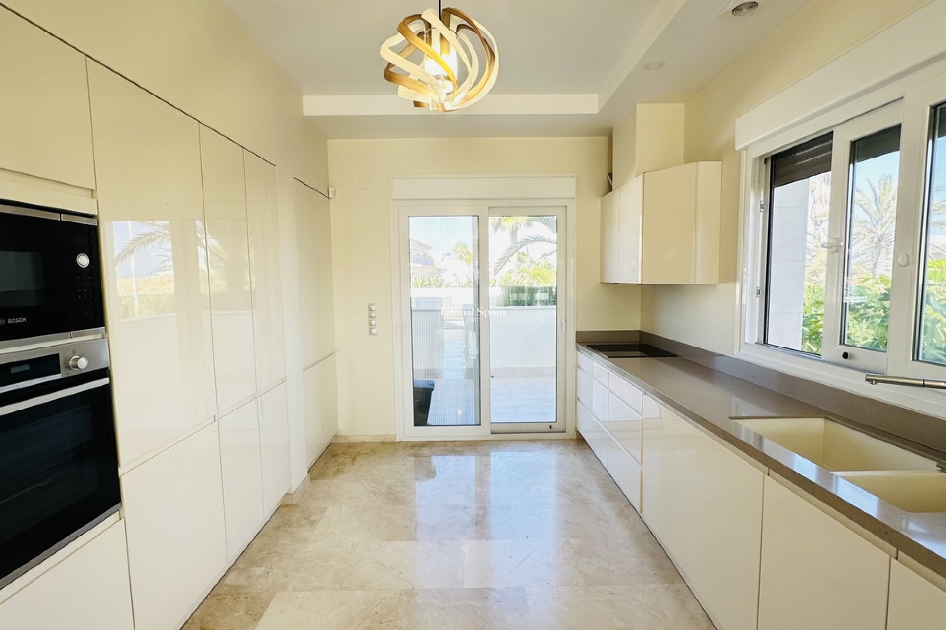 Revente - VILLA -
LA ZENIA - Costa Blanca