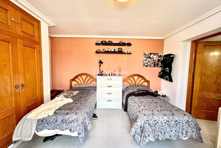 Revente - VILLA -
LA ZENIA - Costa Blanca