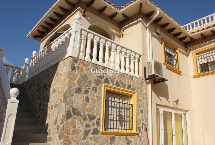 Revente - VILLA -
LA ZENIA - Costa Blanca