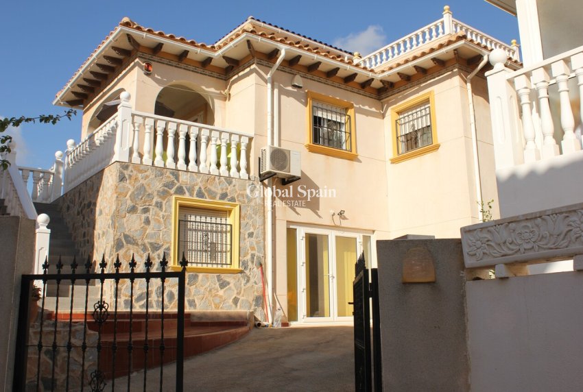Revente - VILLA -
LA ZENIA - Costa Blanca