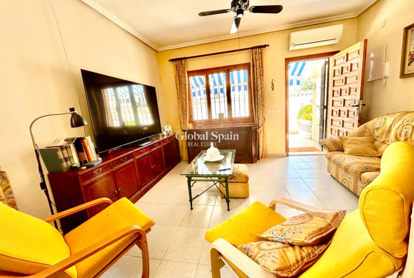 Revente - VILLA -
LA ZENIA - Costa Blanca
