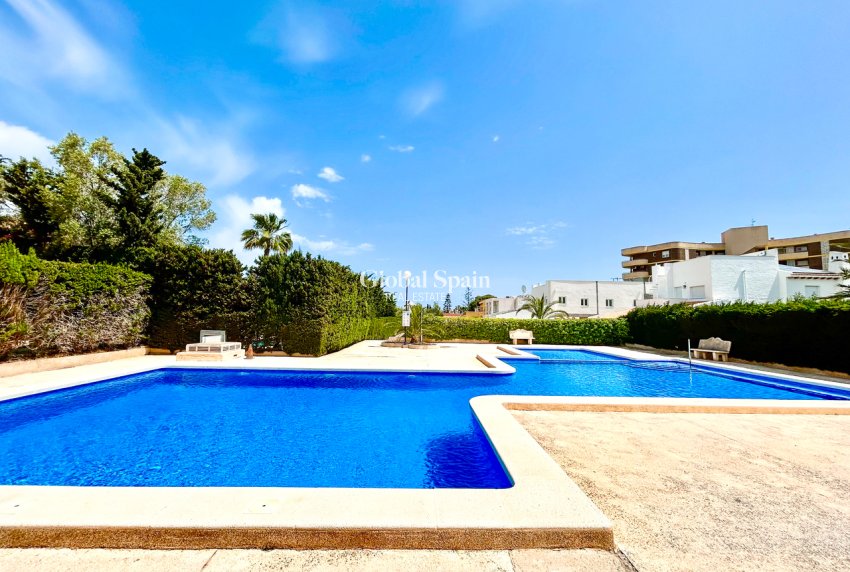 Revente - VILLA -
LA ZENIA - Costa Blanca