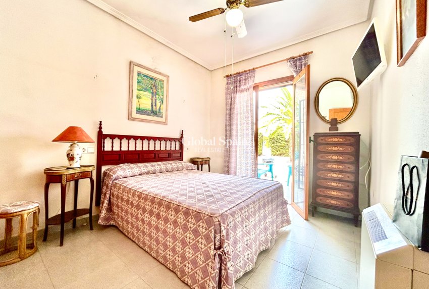 Revente - VILLA -
LA ZENIA - Costa Blanca