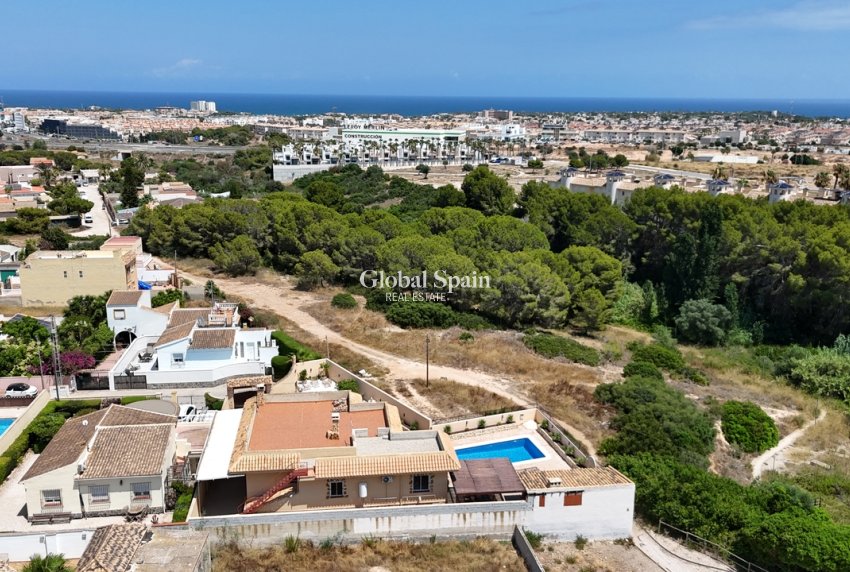 Revente - VILLA -
LA ZENIA - Costa Blanca
