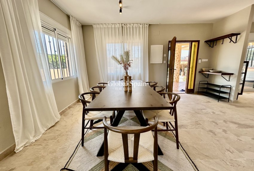 Revente - VILLA -
LA ZENIA - Costa Blanca