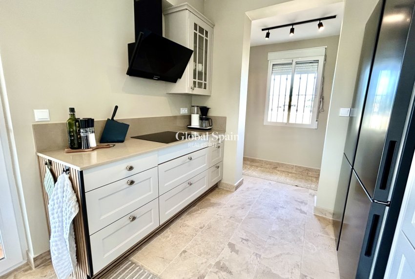 Revente - VILLA -
LA ZENIA - Costa Blanca