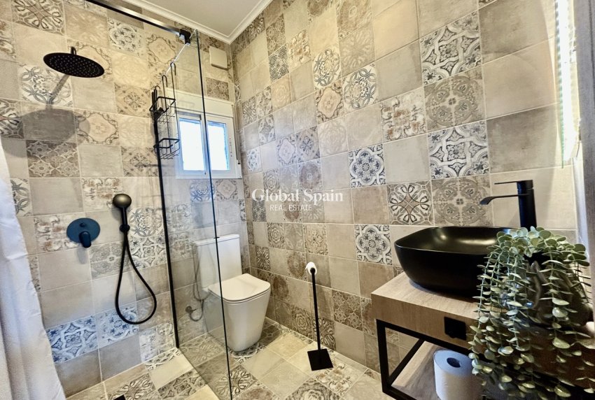 Revente - VILLA -
LA ZENIA - Costa Blanca
