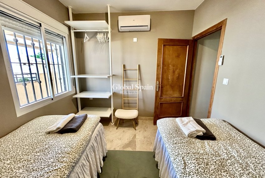 Revente - VILLA -
LA ZENIA - Costa Blanca