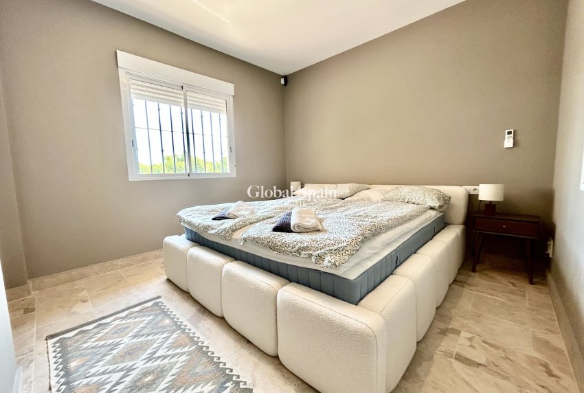 Revente - VILLA -
LA ZENIA - Costa Blanca