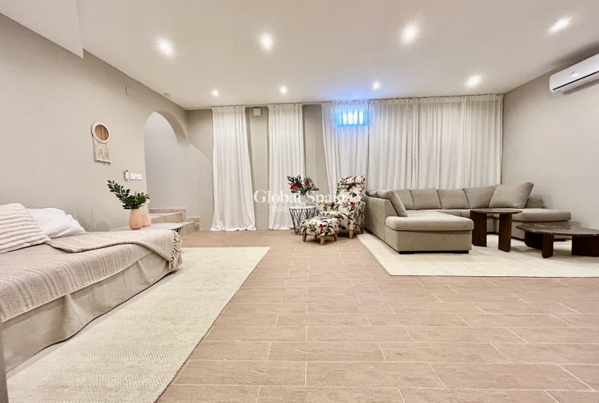 Revente - VILLA -
LA ZENIA - Costa Blanca