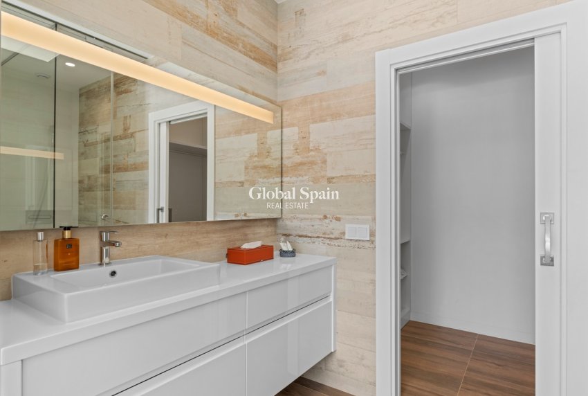 Revente - VILLA -
LAS COLINAS GOLF RESORT - Costa Blanca