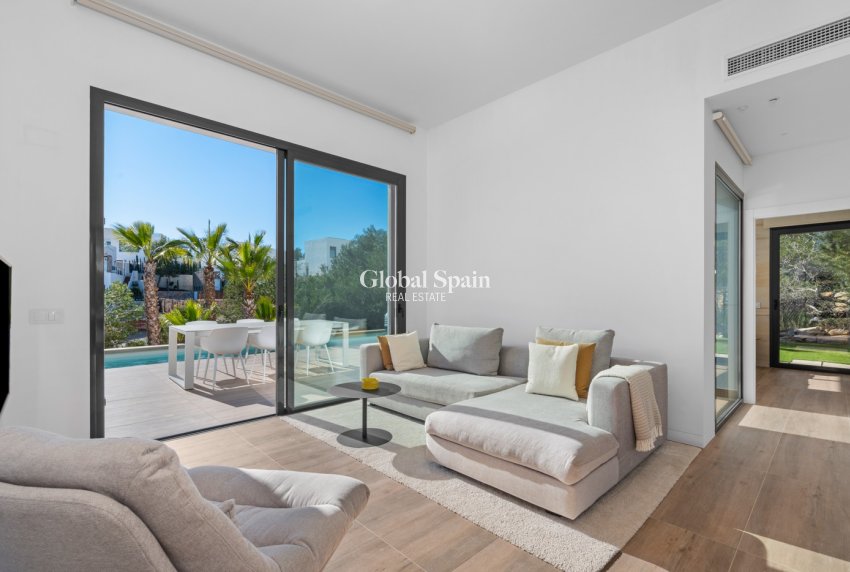 Revente - VILLA -
LAS COLINAS GOLF RESORT - Costa Blanca