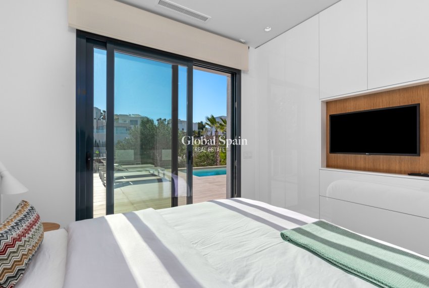 Revente - VILLA -
LAS COLINAS GOLF RESORT - Costa Blanca