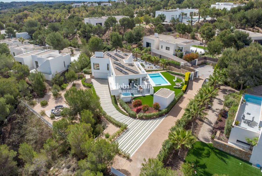 Revente - VILLA -
LAS COLINAS GOLF RESORT - Costa Blanca