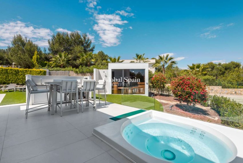 Revente - VILLA -
LAS COLINAS GOLF RESORT - Costa Blanca