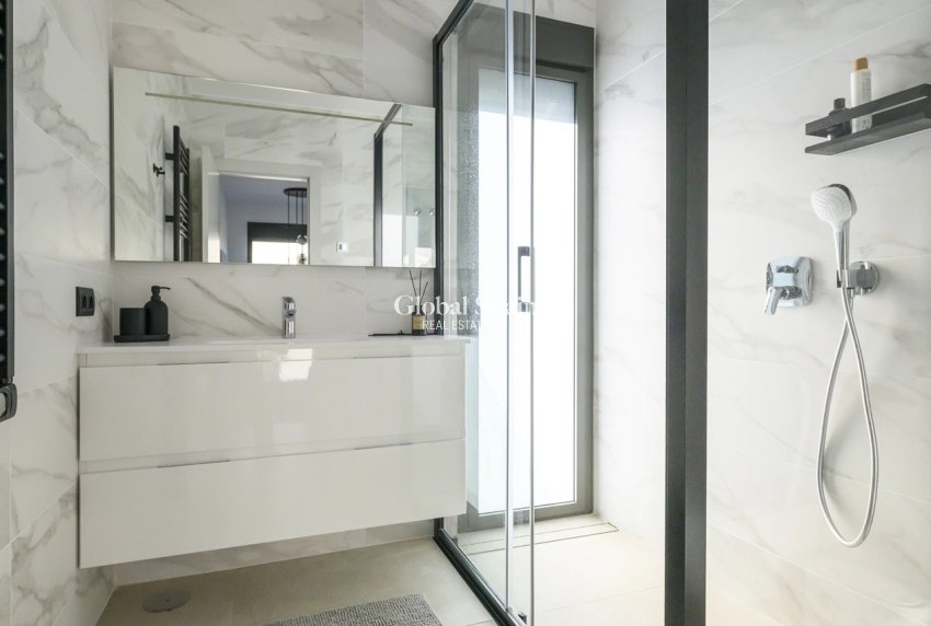 Revente - VILLA -
LAS COLINAS GOLF RESORT - Costa Blanca