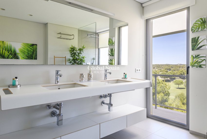 Revente - VILLA -
LAS COLINAS GOLF RESORT - Costa Blanca