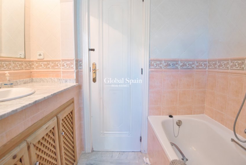 Revente - VILLA -
LAS RAMBLAS GOLF - Costa Blanca