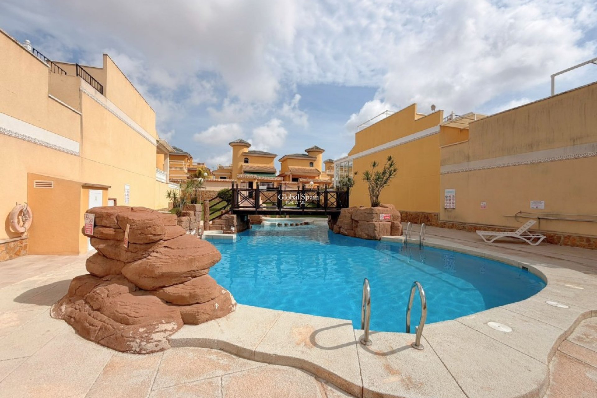 Revente - VILLA -
LO CRISPÍN - Inland