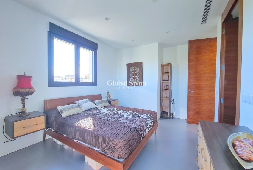 Revente - VILLA -
LOS ALCÁZARES