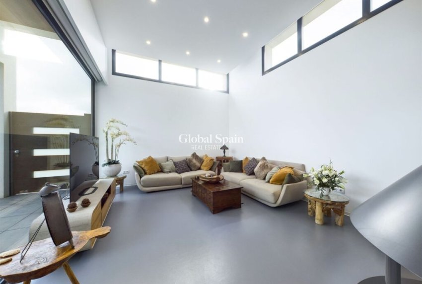 Revente - VILLA -
LOS ALCÁZARES