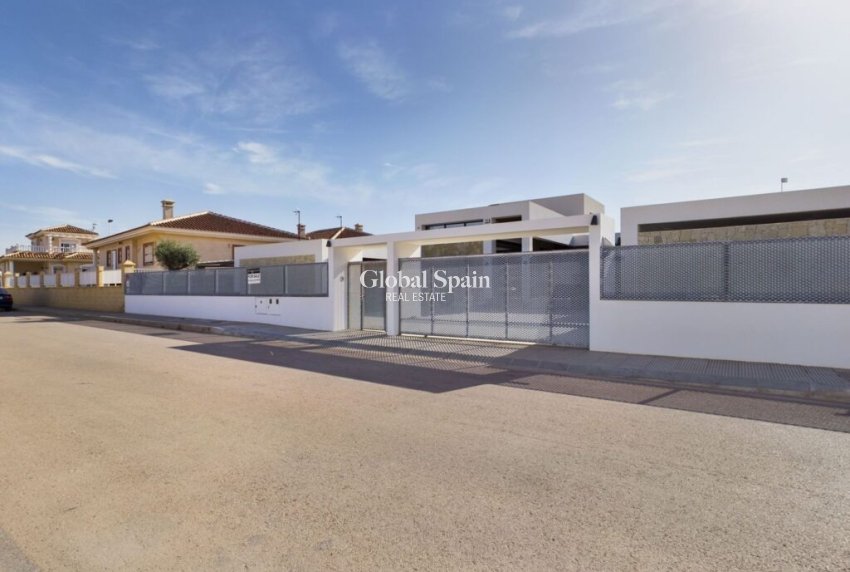 Revente - VILLA -
LOS ALCÁZARES