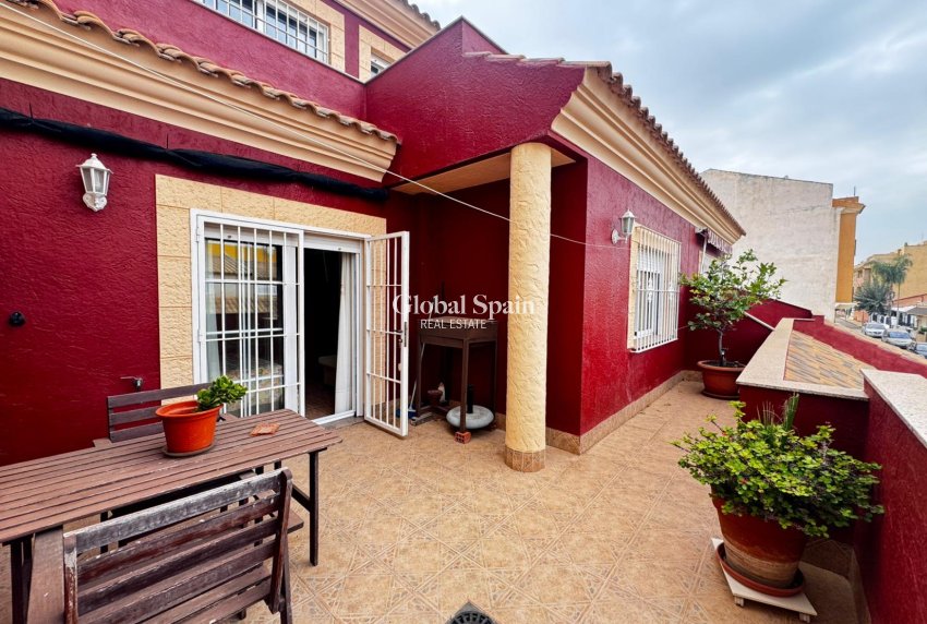 Revente - VILLA -
LOS ALCÁZARES