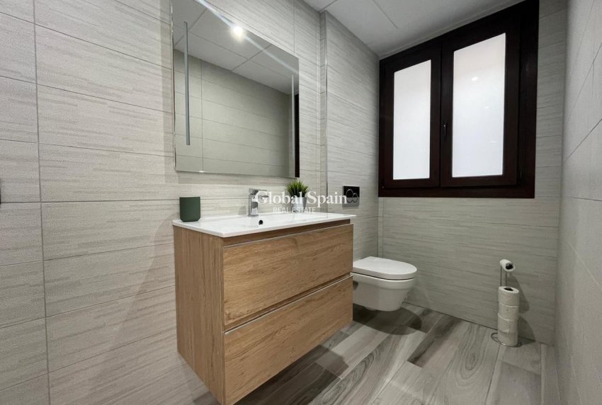 Revente - VILLA -
LOS BALCONES - LOS ALTOS - Costa Blanca