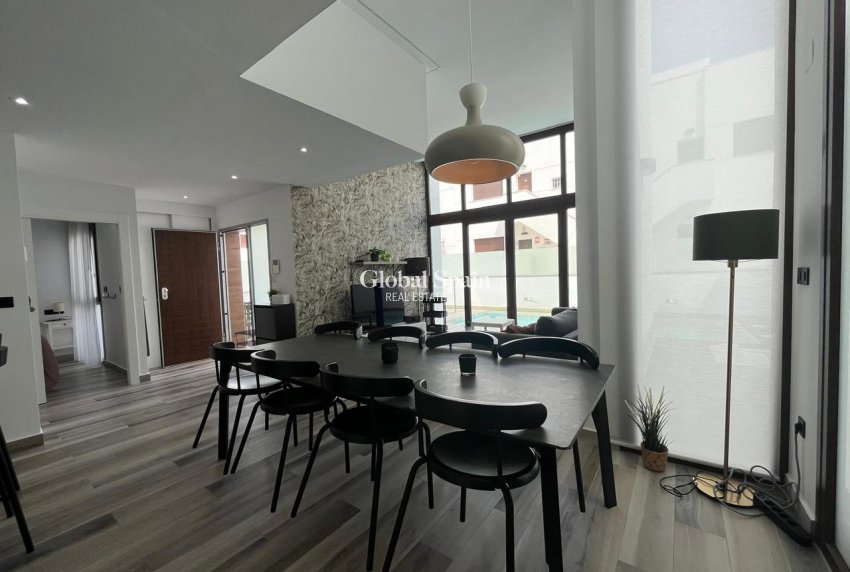 Revente - VILLA -
LOS BALCONES - LOS ALTOS - Costa Blanca