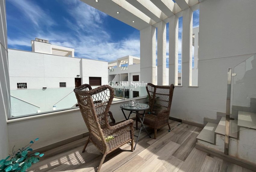 Revente - VILLA -
LOS BALCONES - LOS ALTOS - Costa Blanca