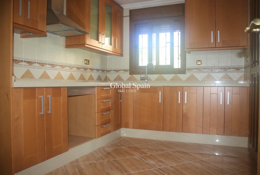 Revente - VILLA -
LOS BALCONES - LOS ALTOS - Costa Blanca